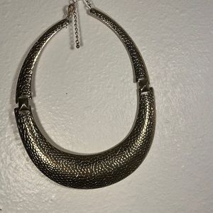 Pretty neck for women